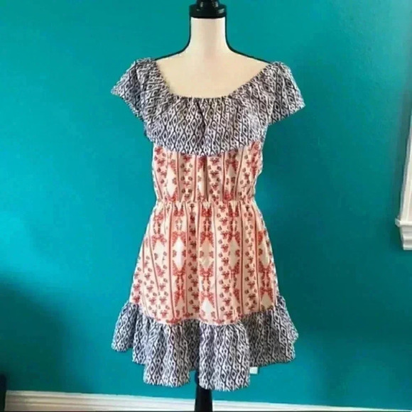 ⭐️ Tularosa Taylor off the shoulder dress in the color colbalt and red - Picture 3 of 8